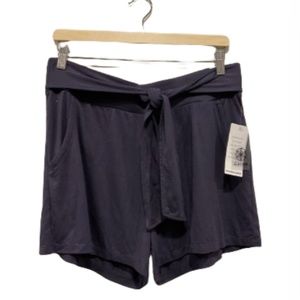 GAIAM Shorts Park Tie Lounge  Size Large NWT